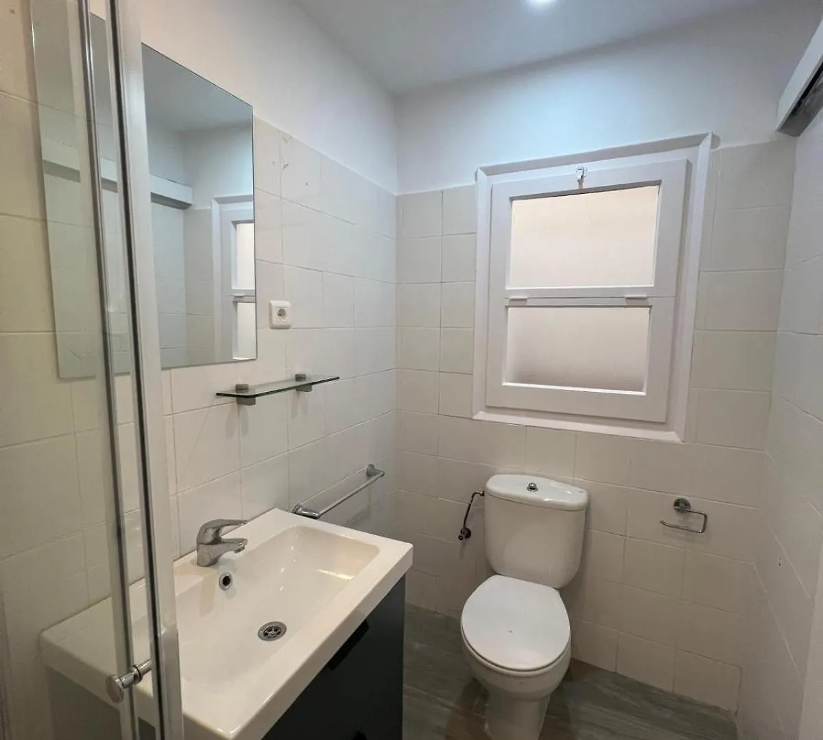 Bonito Apartamento En El Centro De Rosas Av-78